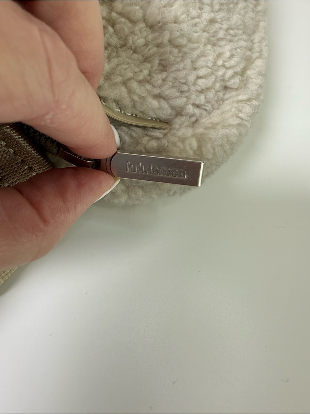 Lululemon | Fleece Everywhere Belt Bag Sherpa Crossbody Waist Bag | Beige | O/S - Picture 4 of 16
